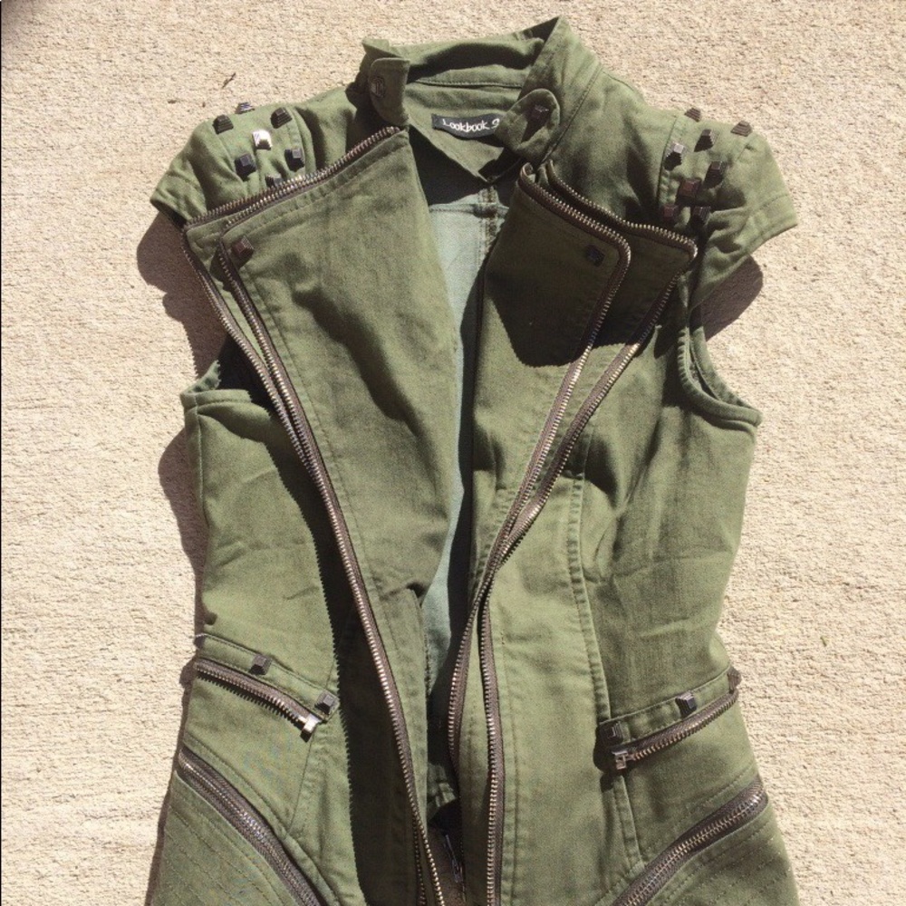 Lookbook green denim vest